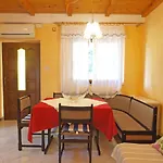 Διαμέρισμα With Parking Space - 20781 Ρόβινι