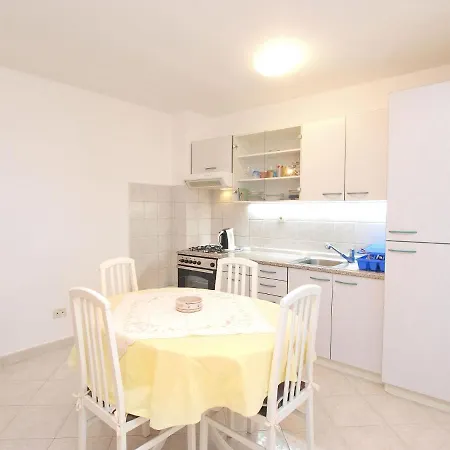 Apartman With Parking Space - 20781