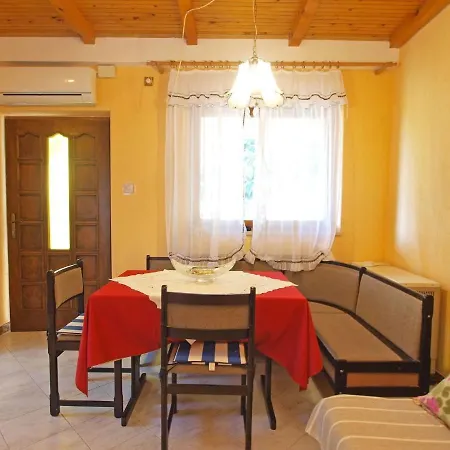 Apartman With Parking Space - 20781 Rovinj